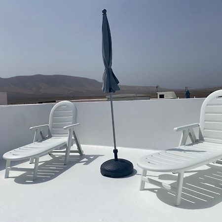 Casa Rosa Lägenhet Famara Exteriör bild