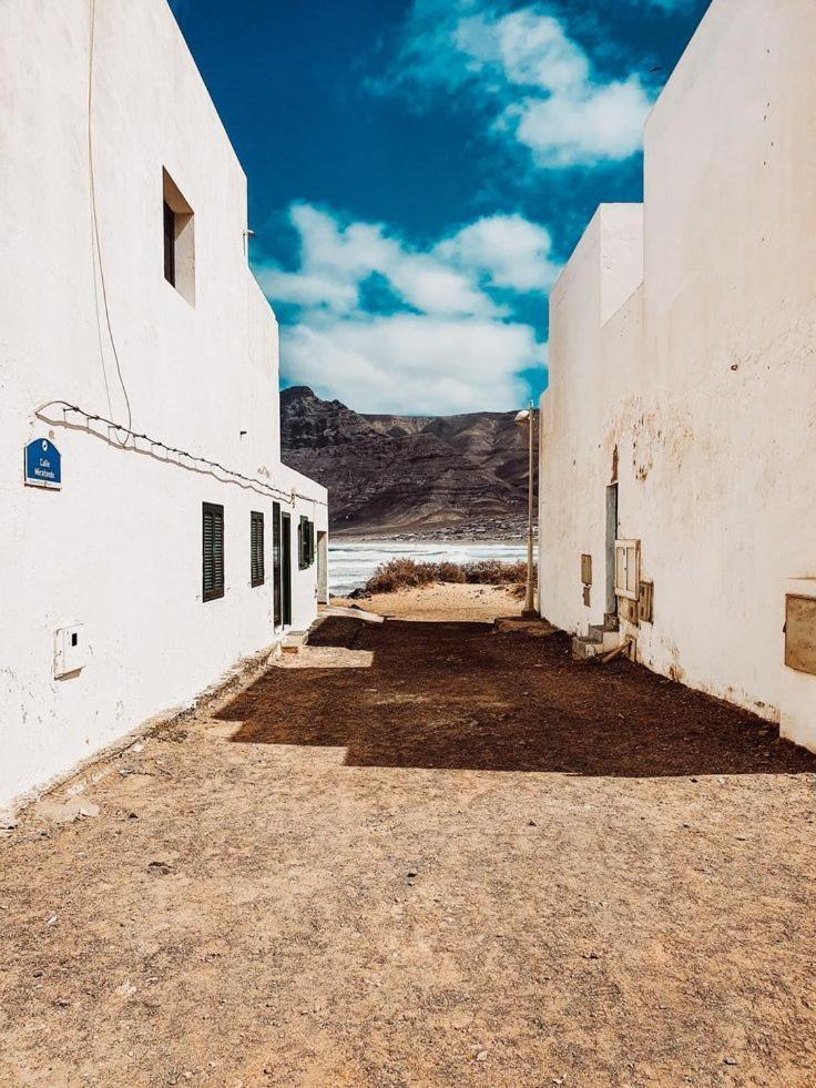 Casa Rosa Lägenhet Famara Exteriör bild